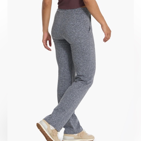 Vuori Wide Leg Flare Pant - Picture 10 of 12